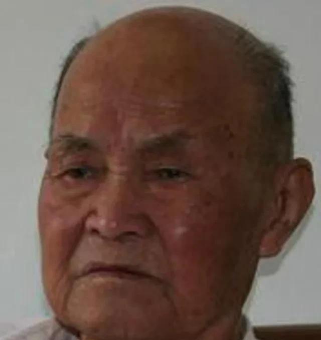 抗战时，国军连长孙英年随部队进攻五原日伪司令部受挫，他将一门山炮悄悄推到离敌司令