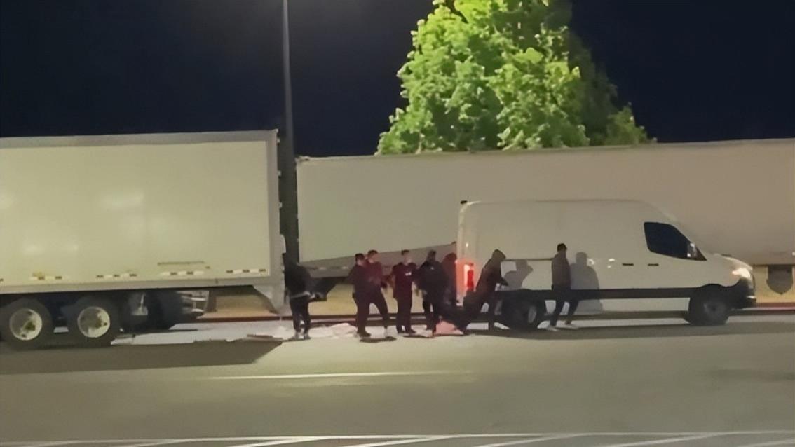 贸易战叠加犯罪潮：美国供应链危机是自食其果还是无可奈何？