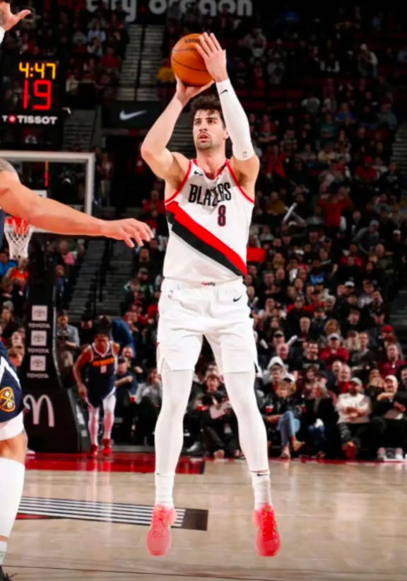 阿夫迪亚的交易问题其实了解开拓者这支队伍就知道压根没必要讨论
没必要扯那么多有的