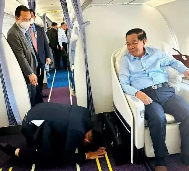洪森接受跪拜，国王权力架空？











啥？有人给洪森下跪？这可不是