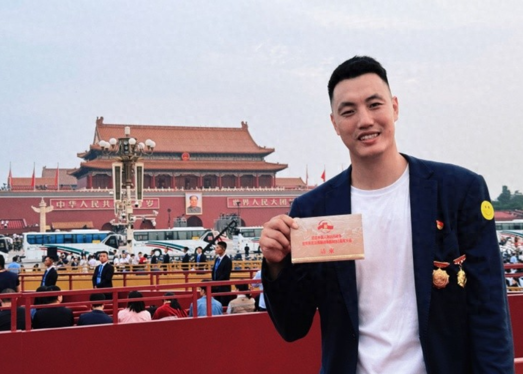 为纪念中国人民抗日战争暨世界反法西斯战争胜利80周年，今天北京天安门广场举行盛大