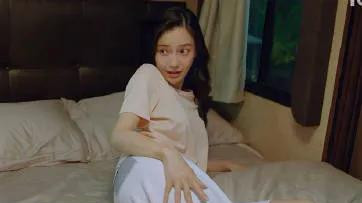 杨颖，这是咋回事呀，表情怎么这么奇怪 ，你们对baby做了啥？