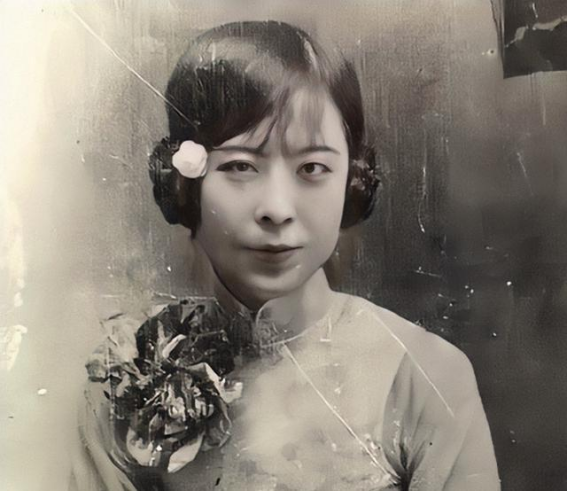 1973年，76岁的于凤至不顾众人的反对，以每坪50美金的价格买下了国外一片荒凉