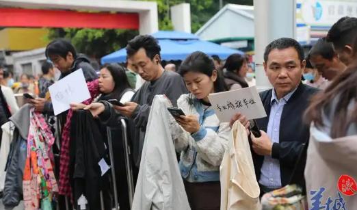 在日本打工的男生，往往不愿意回国，你以为他们是不想回吗？其实不是的，原因很奇葩。