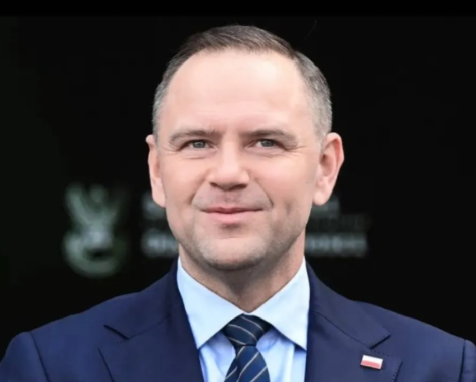 现在外国人都在嘲笑中国“境外一截中国就改航道了！！还自称给波兰造成损失！其实损失