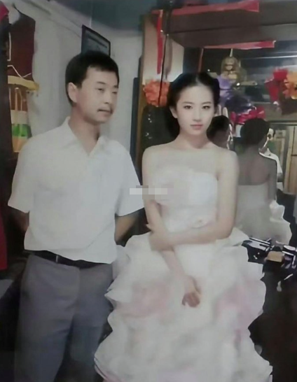 那个年代，很难想象刘亦菲当时有多美