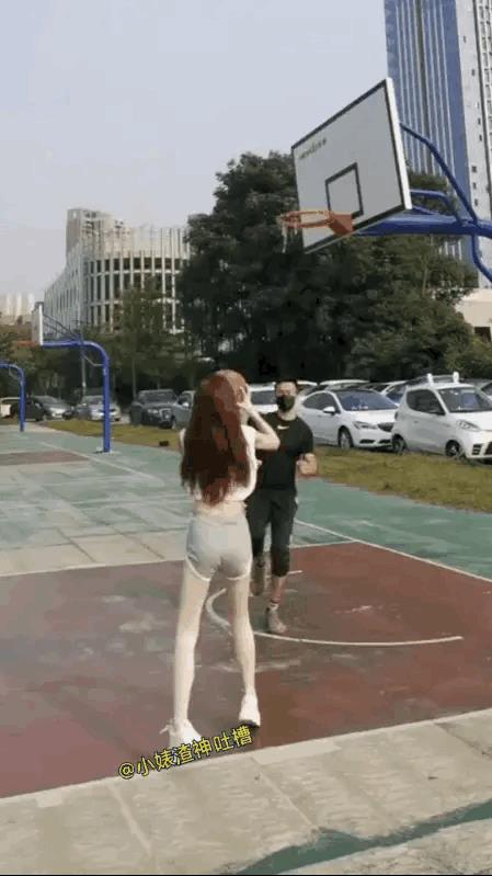 小姐姐有跑步，
小哥哥有拖鞋。