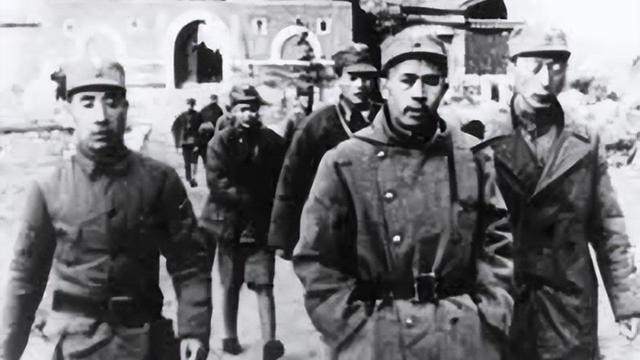 毛主席爱将被处枪决，现场突然来人：毛主席来信，要他当场念出来