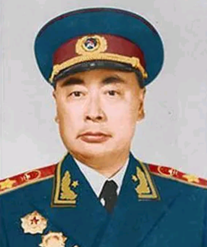 1937年，陈宏被捕，供出了陈毅，敌人设计诱骗陈毅下山。陈毅下山时，因口渴向少妇