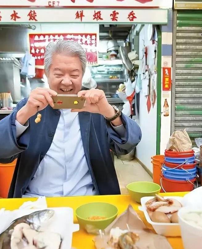 蔡澜的离世，宣告了一个时代的结束，曾经，蔡澜，倪匡，金庸，黄霑四人被称为香港四大
