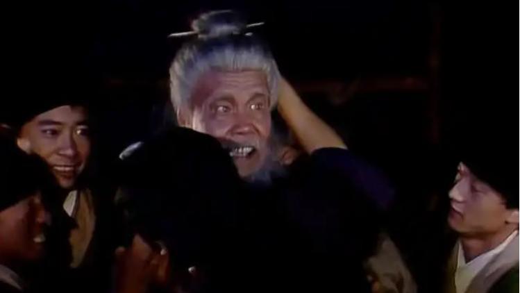 焦大醉骂揭宁国府最大丑闻！脂砚斋：这句台词逼死秦可卿