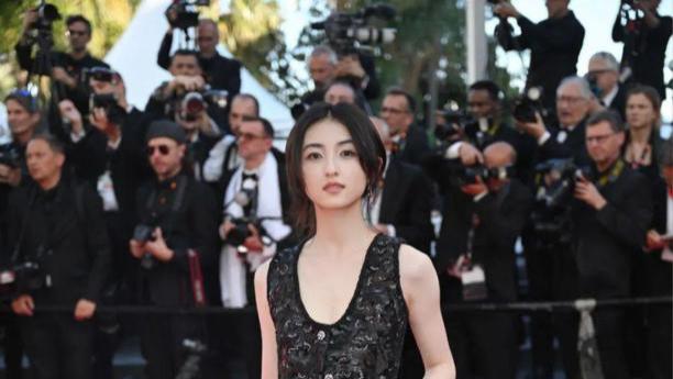 张子枫李庚希闪耀戛纳，刘浩存文淇入围柏林！小花的竞争这么激烈？