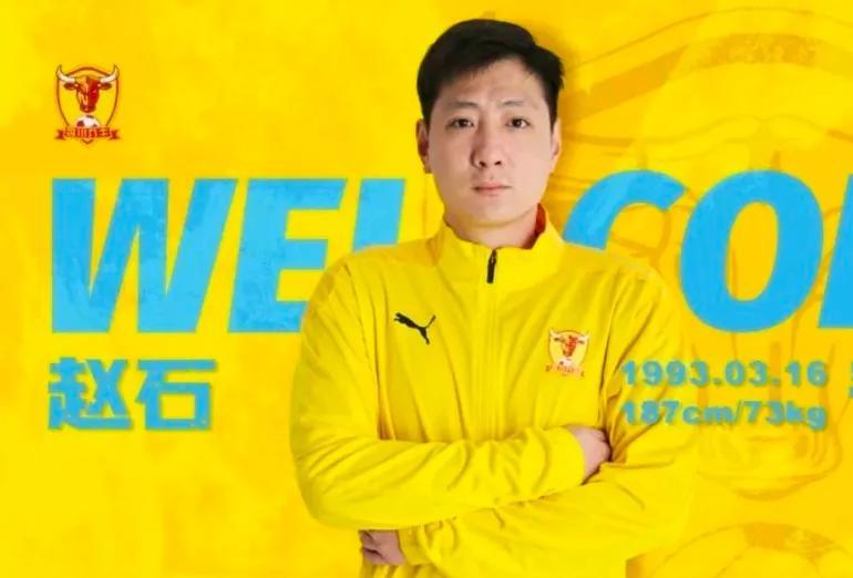 #万能生活指南#
深圳新鹏城主教练拉坦齐奥是特别钟爱32岁的老将赵石哈。
拉坦齐