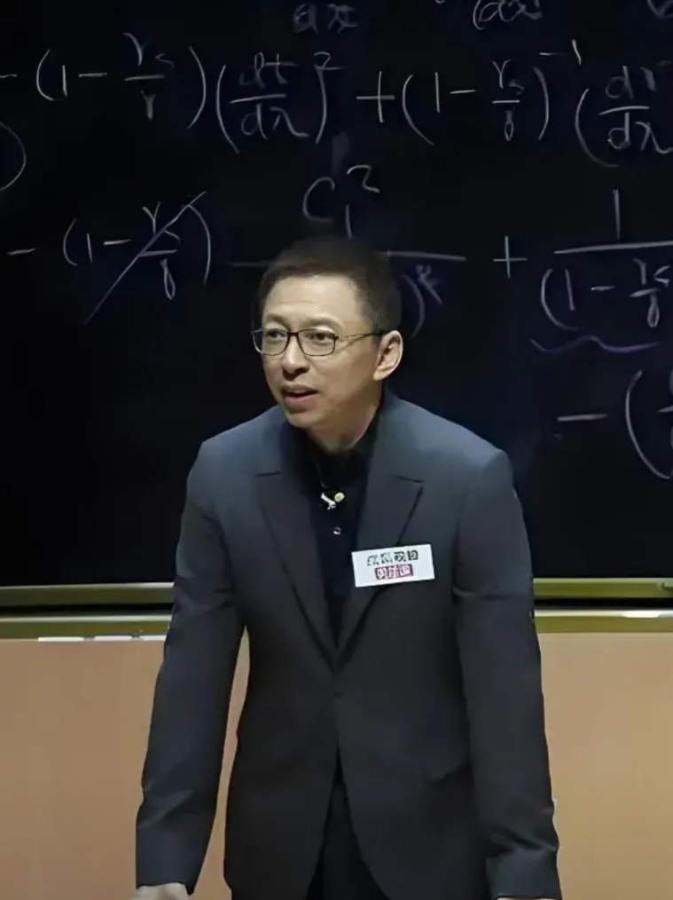 张朝阳：在我的同辈中，也许我的公司不是最赚钱的，但是公司百分百还是我的。
 
搜