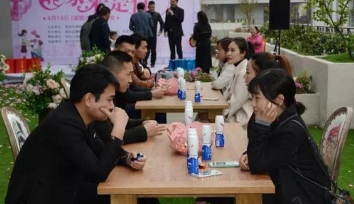 “被白嫖了？”杭州女子花费近万元相亲，严重怀疑自己被骗，要求对方“必须全额退款！