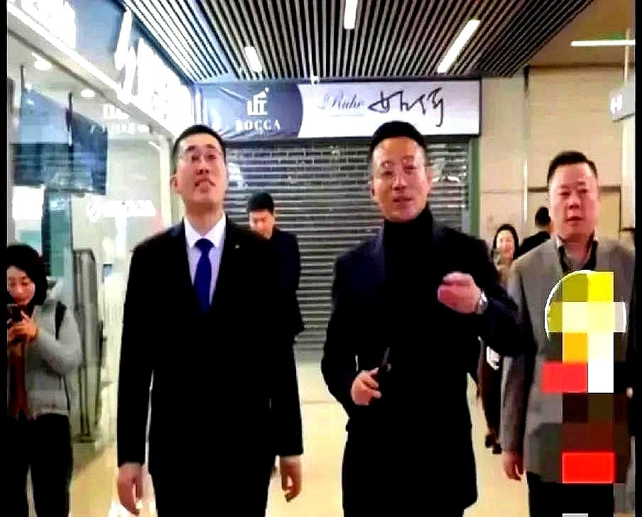 汪小菲为何不接孩子回北京











大S去世了，两个孩子留在台湾，汪