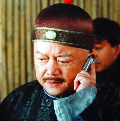 王刚获奖背后：打破被传移民美国的谣言
