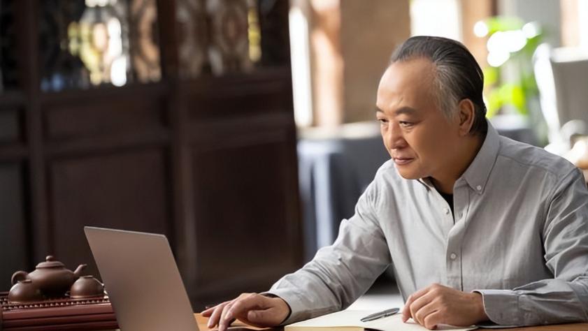 我，国企科长退休，终于明白：人走茶凉时，千万别试探人心