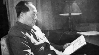 1940年，一位老红军突然闯进毛主席的窑洞，撩开衣服让主席数数他身上有多少伤疤，