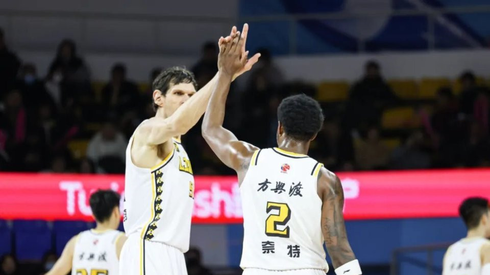 CBA季后赛外援名单揭晓：9队满编3队精简