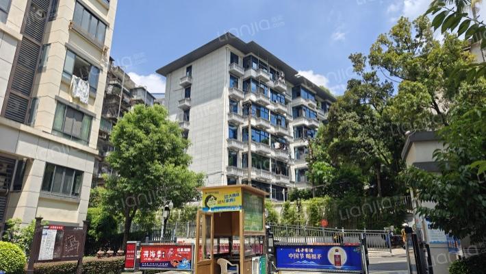 福州省政府边上，2021年次新拆迁房，以35843元的单价成交