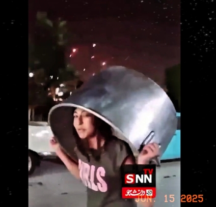 这一天等了太久：约旦河西岸的巴勒斯坦人看到满天的导弹坠落，全走出家门观看。
6月