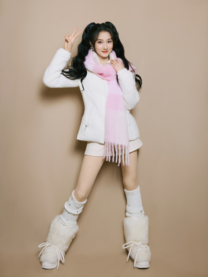 关晓彤的小轻松妆造，这很适合她！