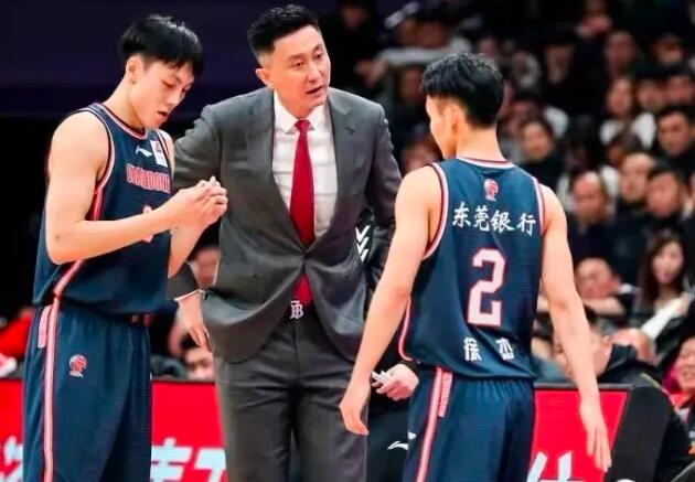 广东杜锋70多套战术，新赛季可能就一套
原因解析，为啥说杜锋战术虽多，有网传70