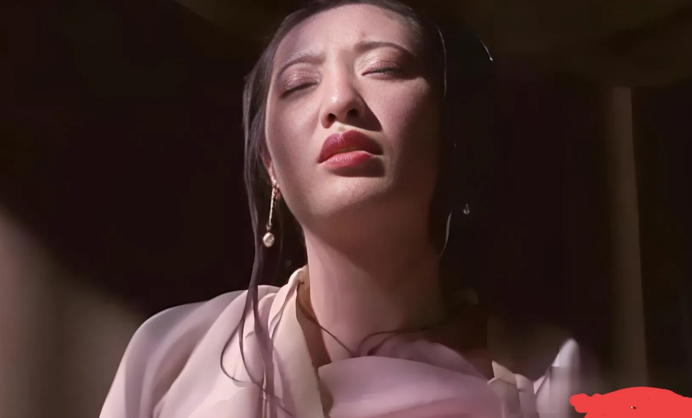 说潘金莲是《水浒传》里的头号美女，这说法颇具争议。论名气，她确实大得惊人，有武松