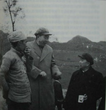 1964年，两位四野老战友黄永胜和刘亚楼，一个是广州军区司令员，一个是空军司令员
