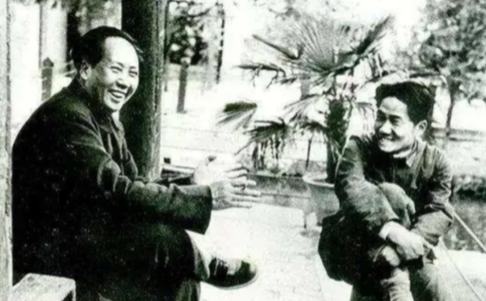 1950年，毛岸英请求入朝作战，有人劝说毛主席不要让毛岸英参战，没想到毛主席却说