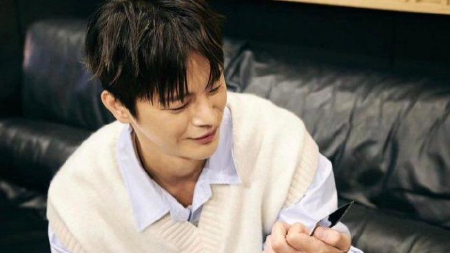 徐仁国郑恩地“情侣信号”引爆韩网！网友：允宰诗源要回归了