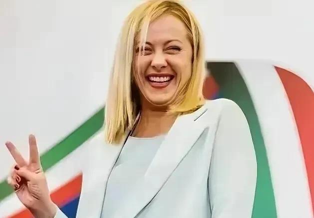 意大利总理梅洛尼这是什么骚操作？为了宽慰泽连斯基，梅络尼说，乌克兰虽然不加入到北
