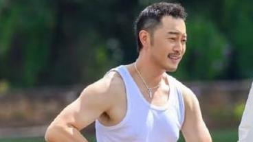 46岁沙溢参加展会被偶遇，瘦的脱相面色憔悴，网友追问减肥秘籍