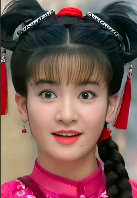 不得不说，

40岁的李晟，

给所有女人们提了个醒，

就算结婚了也不能放弃自