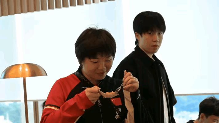 #谁才是华为系SUV的价值优选# 
大头委屈，但是大头不说
看着小妹妹蒯曼吃的这