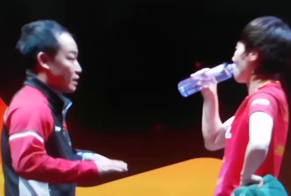 王曼昱真强势，4：2，再次淘汰张本美和。
张本美和一轮游。
##冬日生活打卡季#