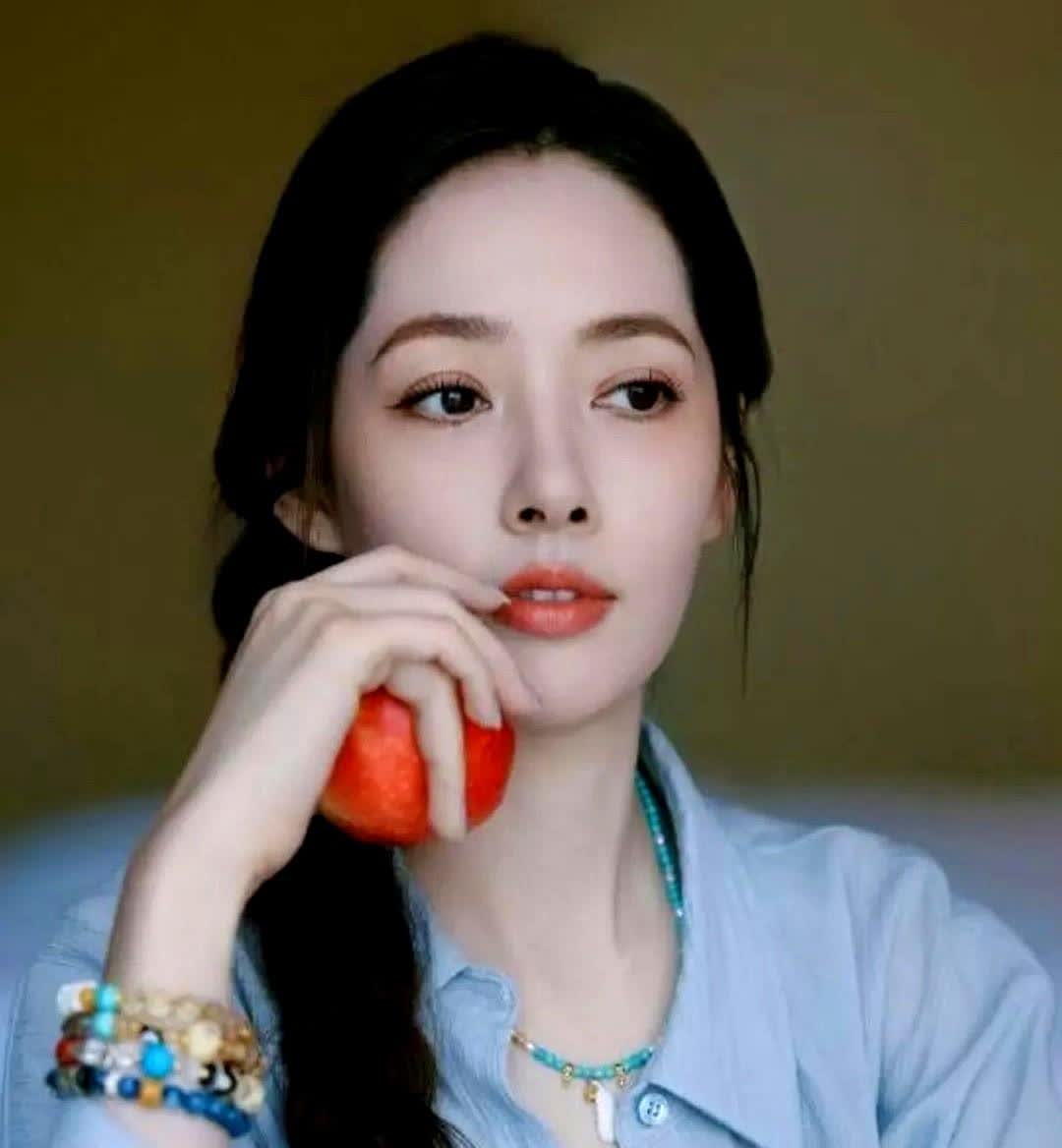 郭碧婷最正确的决定就是嫁给了向佐

不是因为向佐对他体贴入微

也不是因