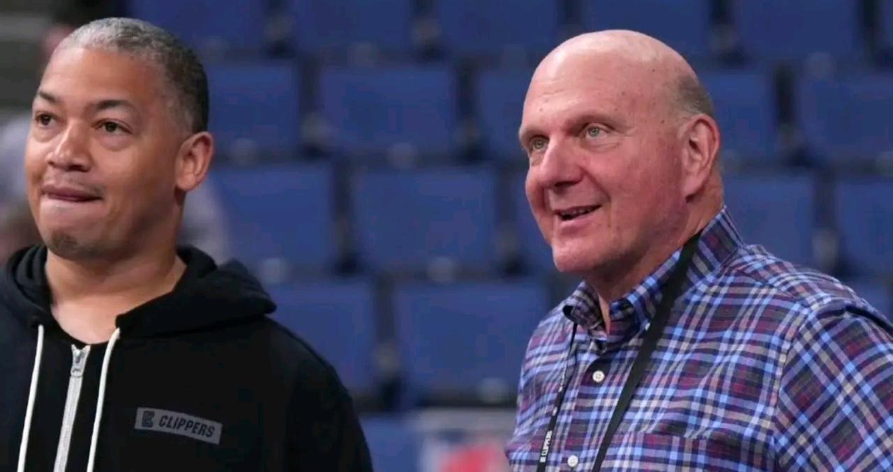 我觉得快船管理层就是一群没人情的人
这样对待保罗，还有格里芬。
以后哈登，的下场