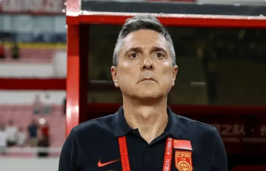 中国u22是不是没人了，上半场那么多机会全部错过了踢个1:0，虽然最后比赛结果是