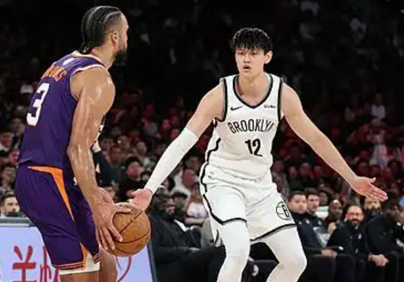 北京时间10月12日，明天的NBA季前赛有4场比赛，赛程如下：
第一场07：00