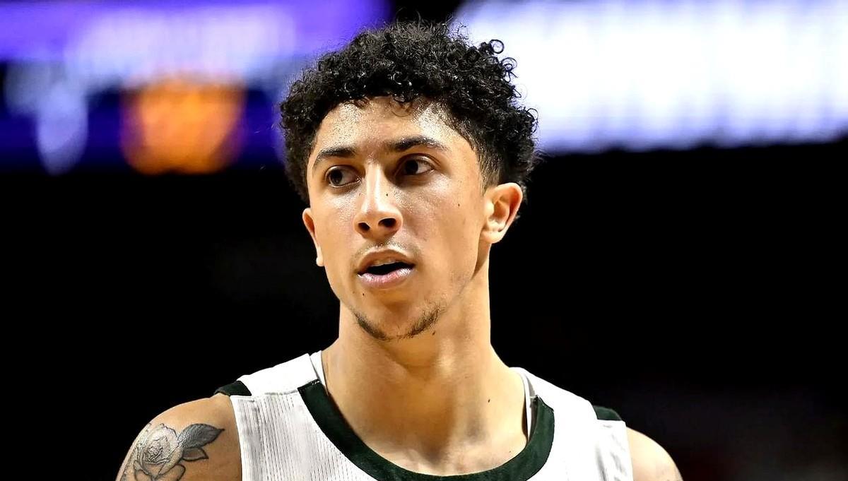 雷霆只干三件事，火箭全都绕开
六年前两队一起摆烂
今天一个王朝雏形，一个仍在刮彩