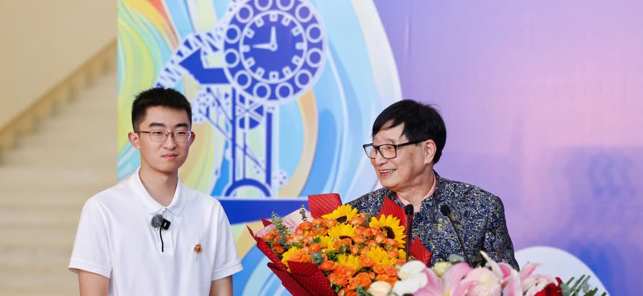 “北大迈巴赫学霸”再出圈：不想接班，但不缺随时接得住的本事！

还记得那位“