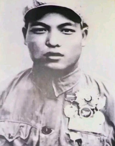 1953年，抗美援朝战争结束后，有人询问五星上将麦克阿瑟：“哪个中国人让你印象最