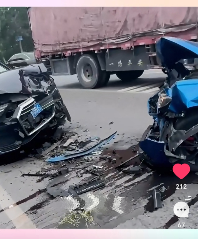 威朗Pro碰撞实测一点也不虚
和奥迪正面碰撞，车头变形严重，A B柱完好无损，车