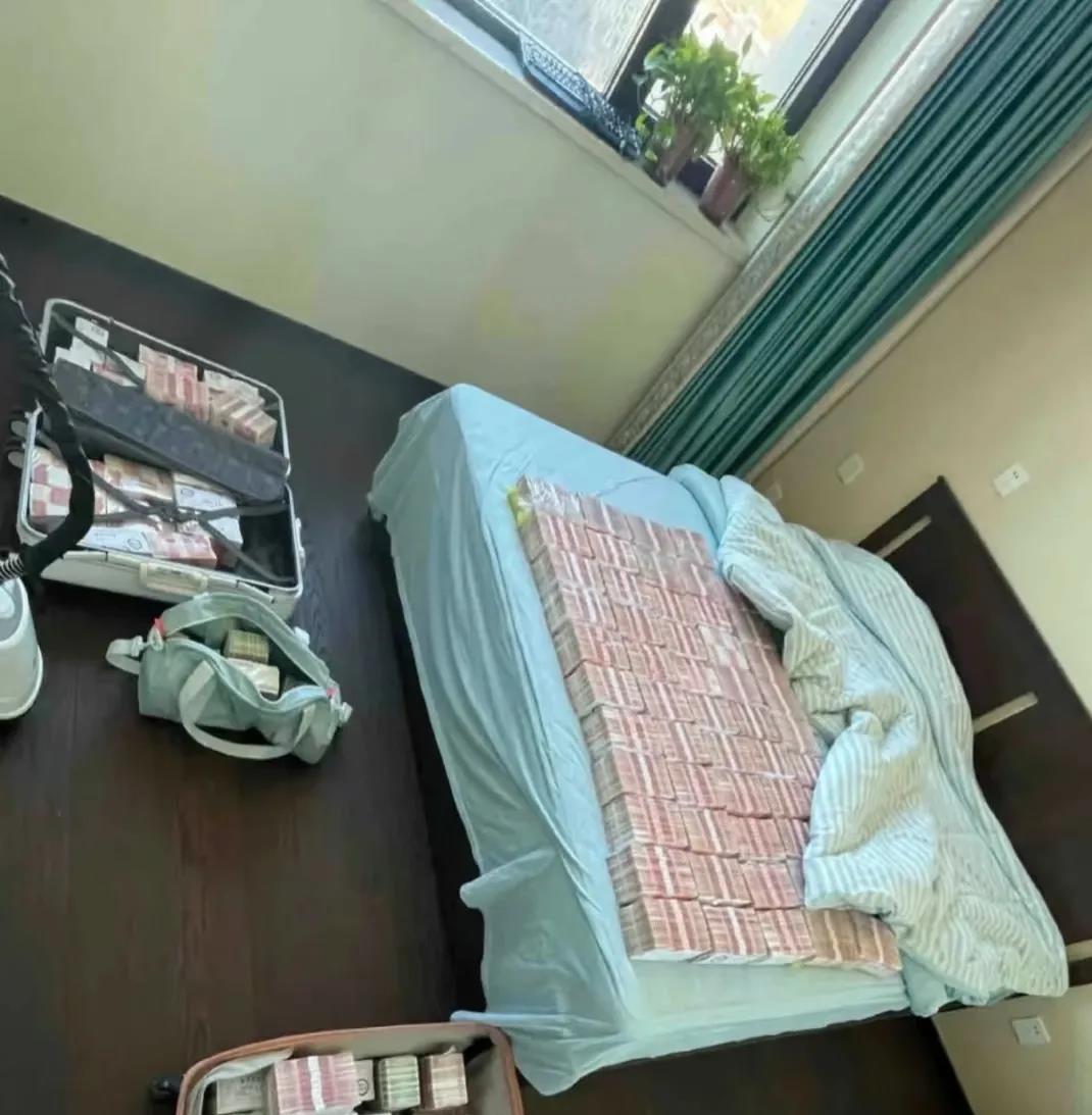 如果钱不能让你快乐，那一定是钱不够多