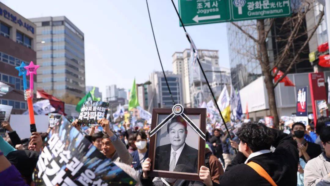 弹劾案全票通过，尹锡悦被免去总统职位！