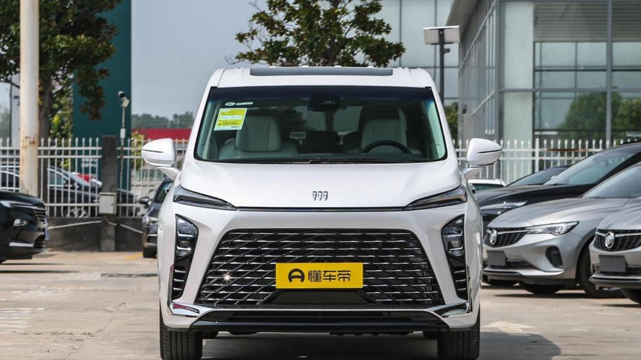 别克GL8陆尊PHEV长续插混重磅来袭 车价35.99万起