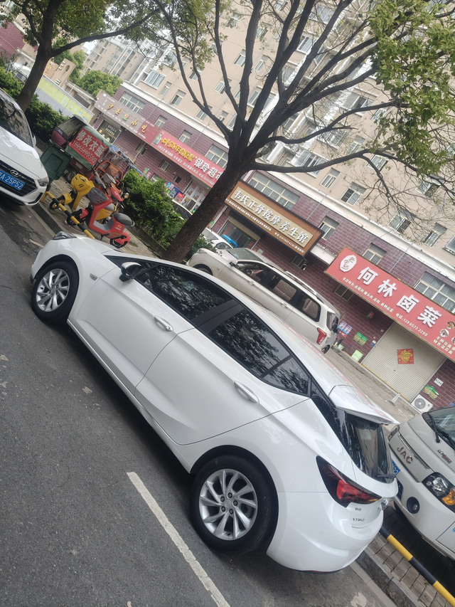 发动机声音大正常吗
刚入手的17年两厢威朗，16款1.5L自动进取型，打火就感觉