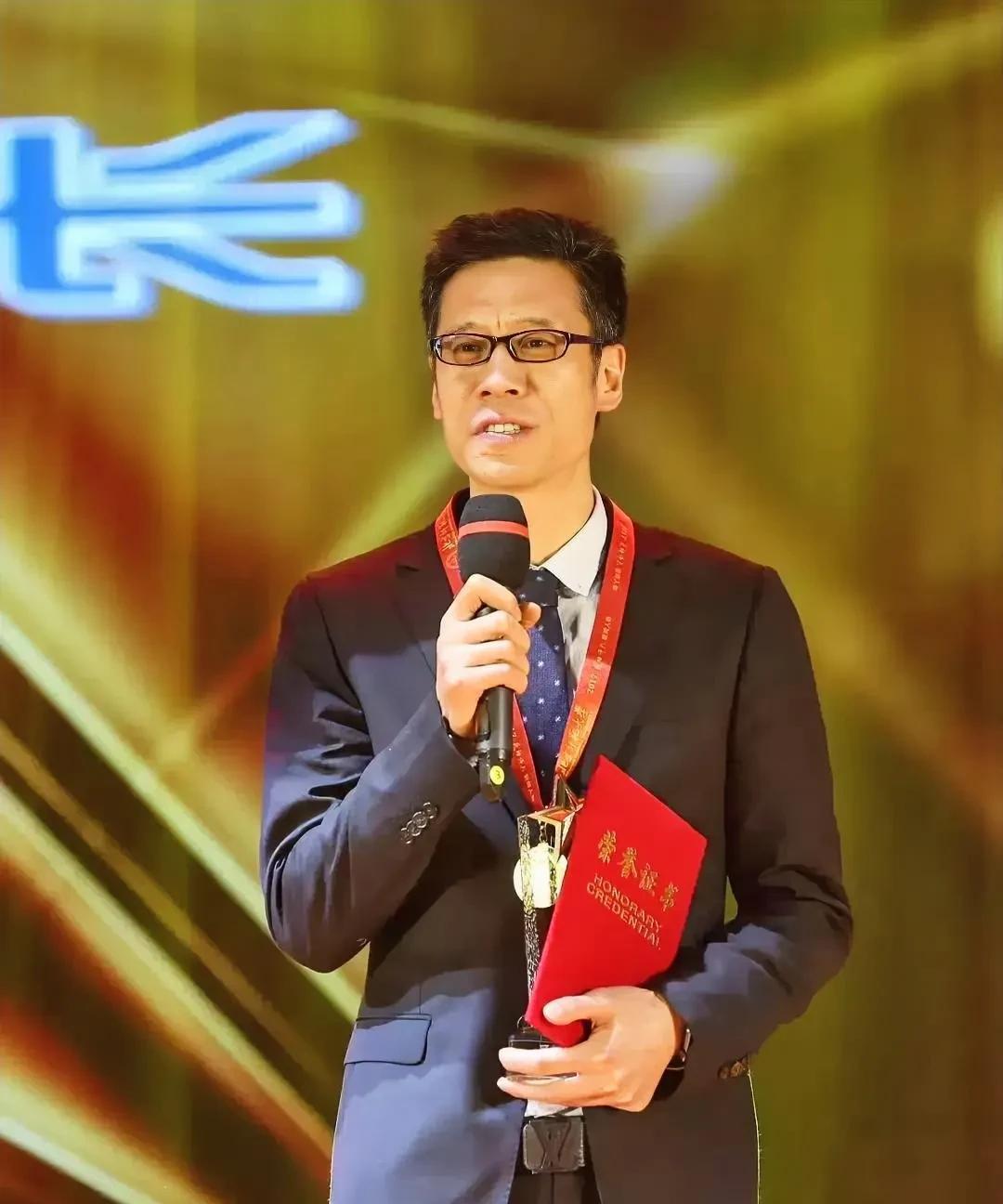 不知道大家发现没有？
中国大学生女篮能赢美国，
不仅是因为有实力，还因为
她们有